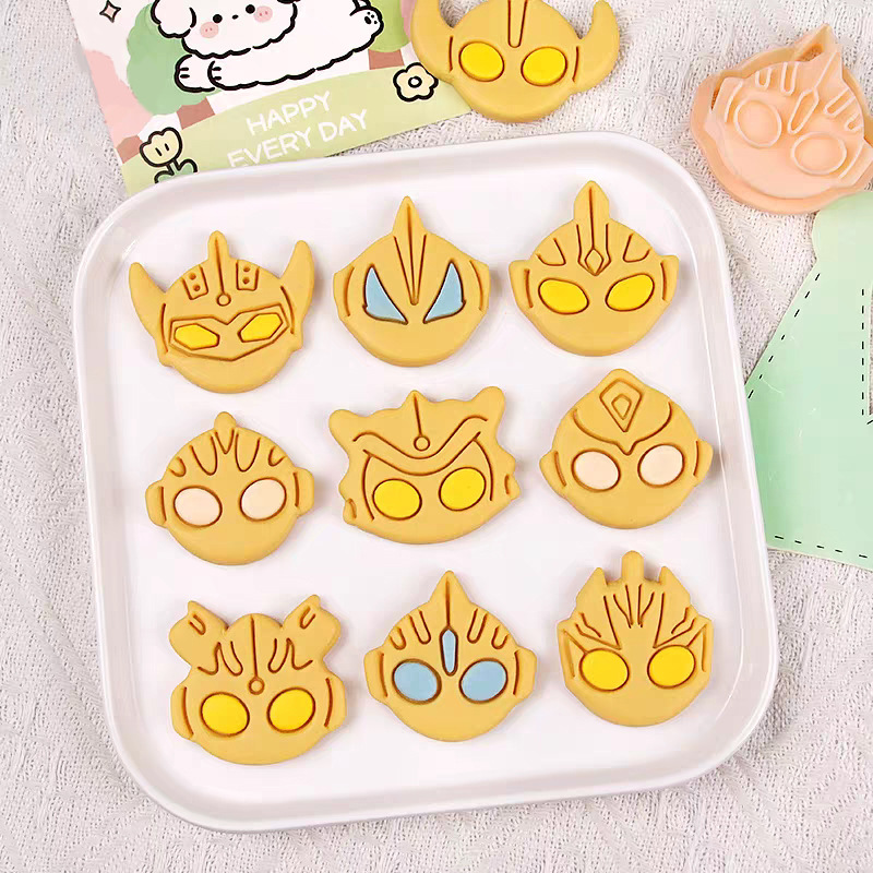 Hot Anime Ultramans Series Coo - đánh giá và giá Baking In Kitchen